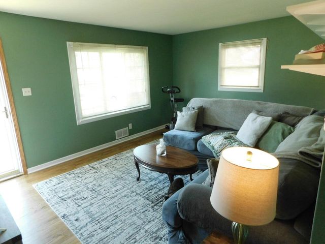 1531 Birch DRIVE, Waukesha, WI 53188