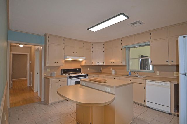 2352 Airport Road, Brenham, TX 77833