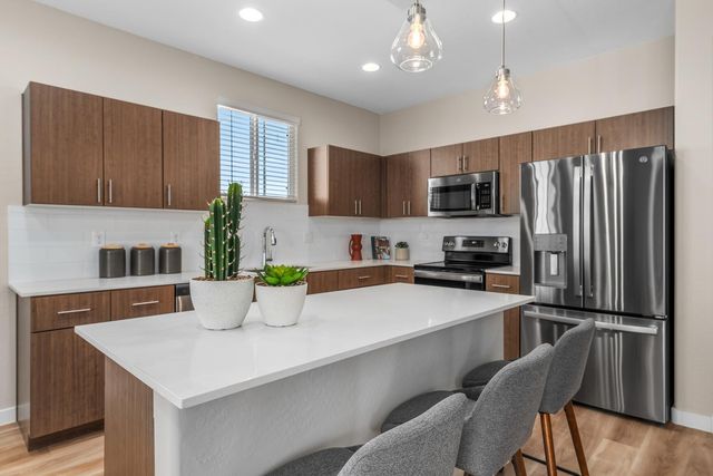 6112 S 47th Lane, Phoenix, AZ 85339