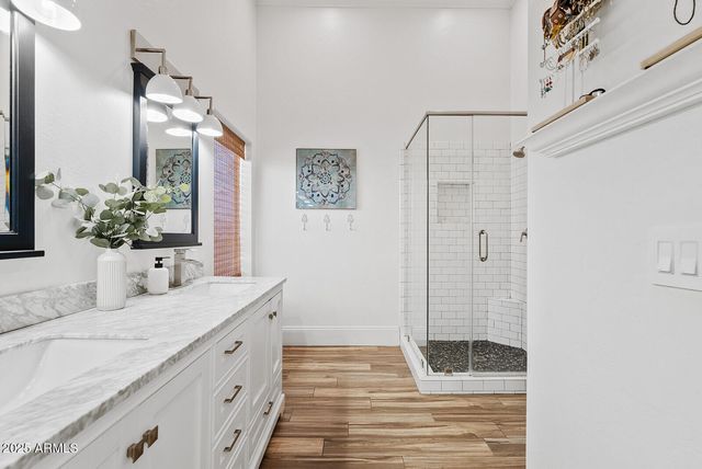 824 N YORK Circle, Mesa, AZ 85213