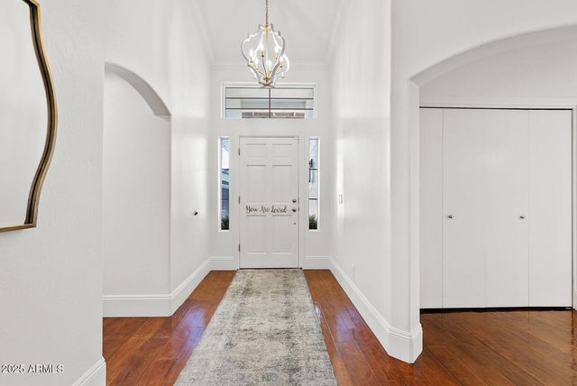 824 N YORK Circle, Mesa, AZ 85213