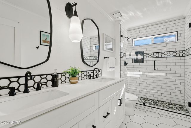 824 N YORK Circle, Mesa, AZ 85213