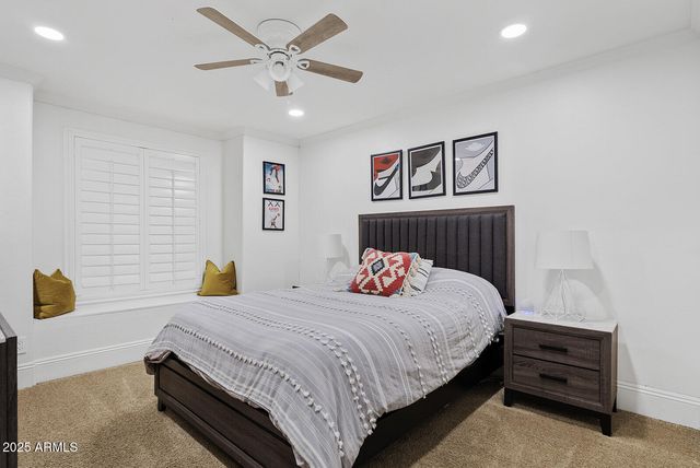 824 N YORK Circle, Mesa, AZ 85213