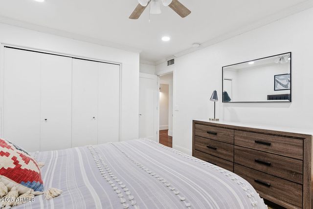 824 N YORK Circle, Mesa, AZ 85213