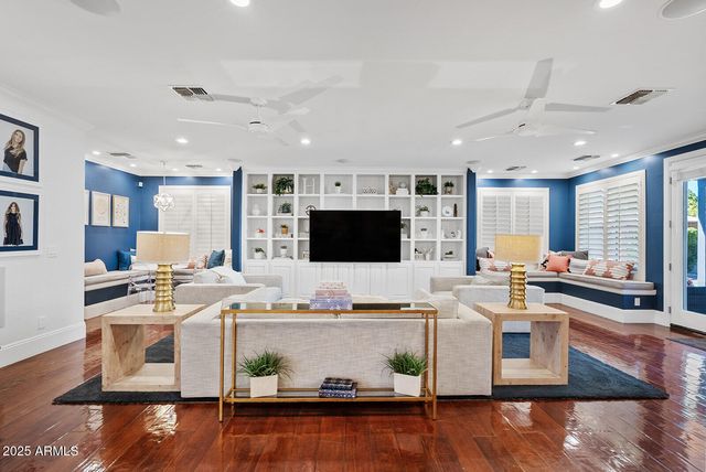 824 N YORK Circle, Mesa, AZ 85213