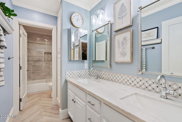 824 N YORK Circle, Mesa, AZ 85213