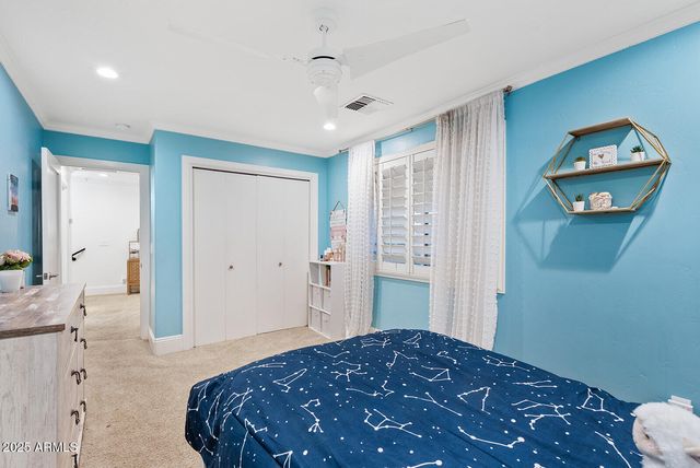 824 N YORK Circle, Mesa, AZ 85213