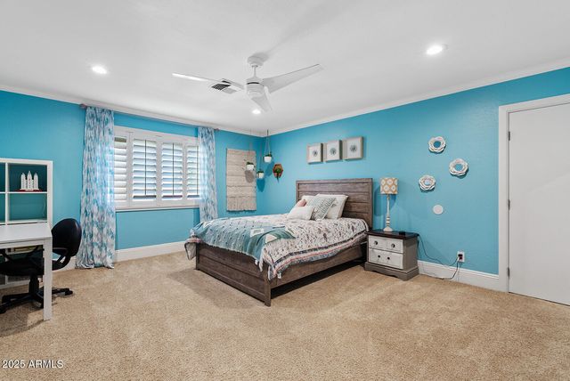 824 N YORK Circle, Mesa, AZ 85213