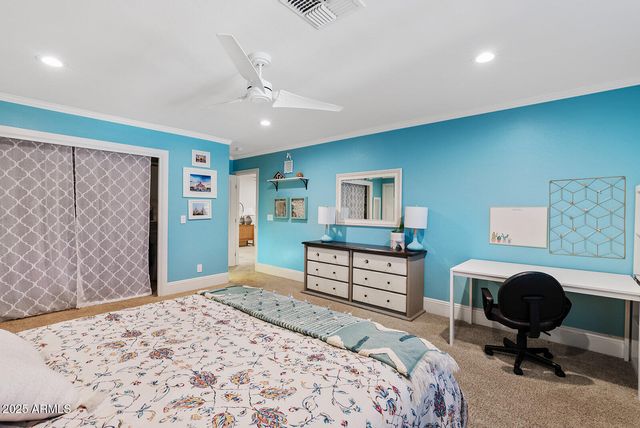 824 N YORK Circle, Mesa, AZ 85213