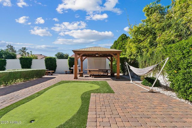 824 N YORK Circle, Mesa, AZ 85213