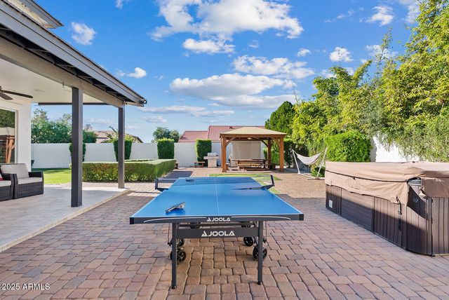 824 N YORK Circle, Mesa, AZ 85213