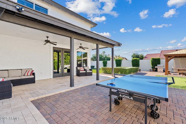 824 N YORK Circle, Mesa, AZ 85213