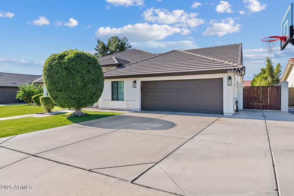 824 N YORK Circle, Mesa, AZ 85213 — photo 2