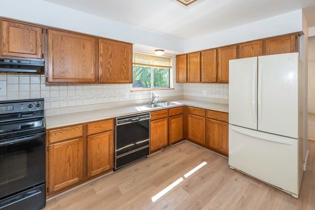 5665 Caren Drive, Ypsilanti, MI 48197