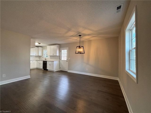 2865 Laguna Avenue, Winston-salem, NC 27103