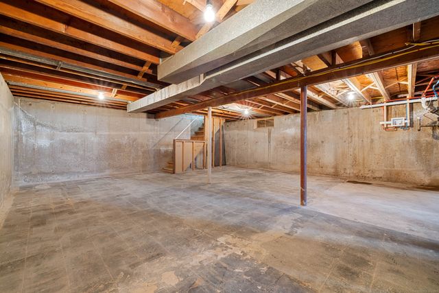 9 Dell Drive, East Haven, CT 06513