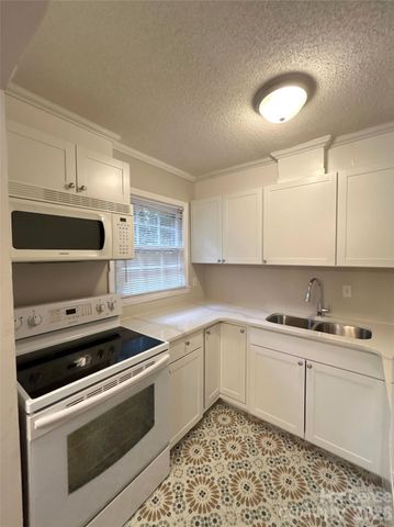 926 Hollywood Street, Charlotte, NC 28211