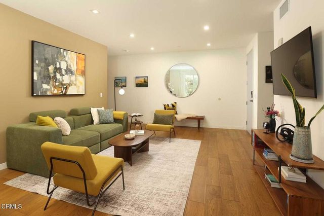 532 W Elk Avenue 5, Glendale, CA 91204