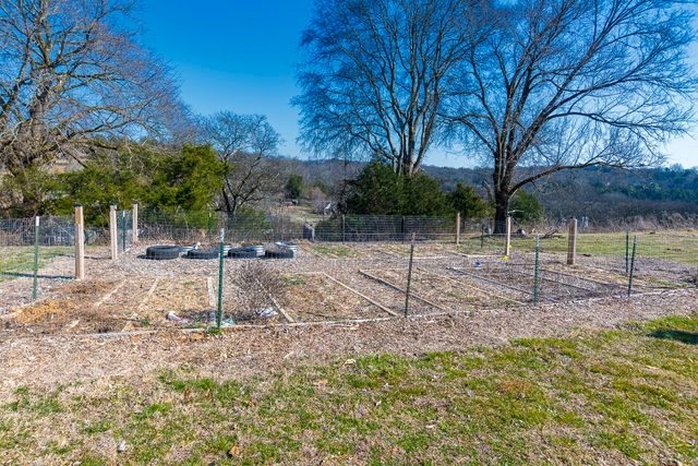 408 McKibbon Ln, Pulaski, TN 38478