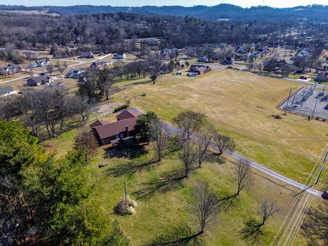 408 McKibbon Ln, Pulaski, TN 38478