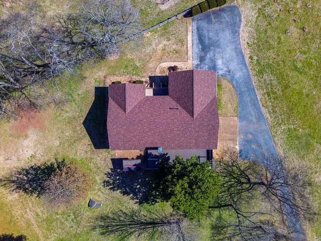408 McKibbon Ln, Pulaski, TN 38478