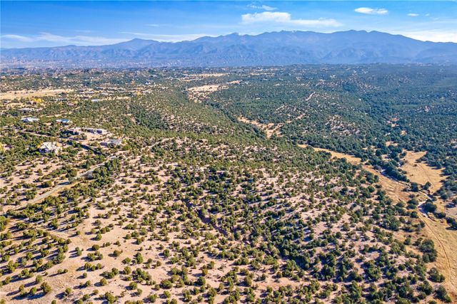 16 Majigo Drive, Santa Fe, NM 87506