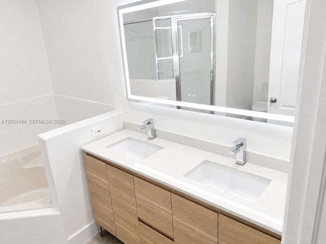 11432 NW 50th Terrace, Doral, FL 33178