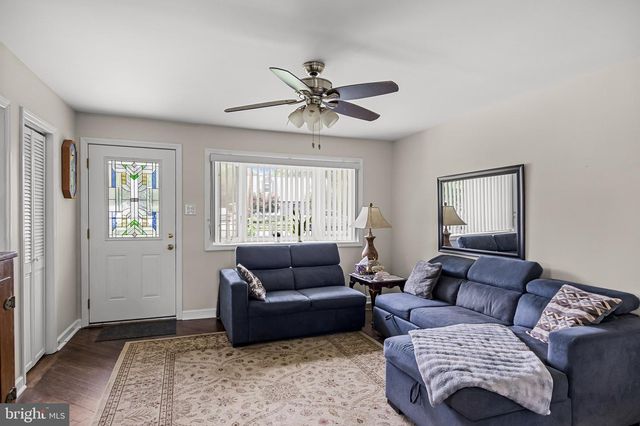 7 LIPPINCOTT AVE, Voorhees, NJ 08043