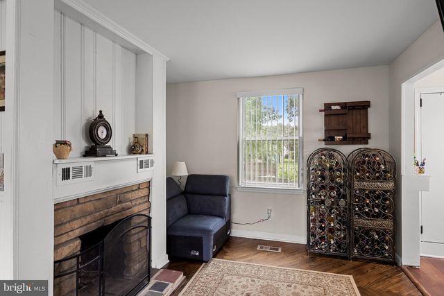 7 LIPPINCOTT AVE, Voorhees, NJ 08043
