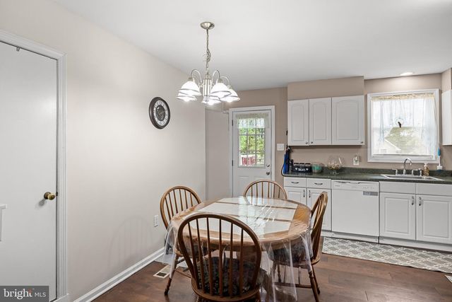 7 LIPPINCOTT AVE, Voorhees, NJ 08043