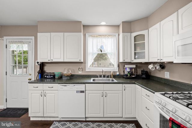 7 LIPPINCOTT AVE, Voorhees, NJ 08043