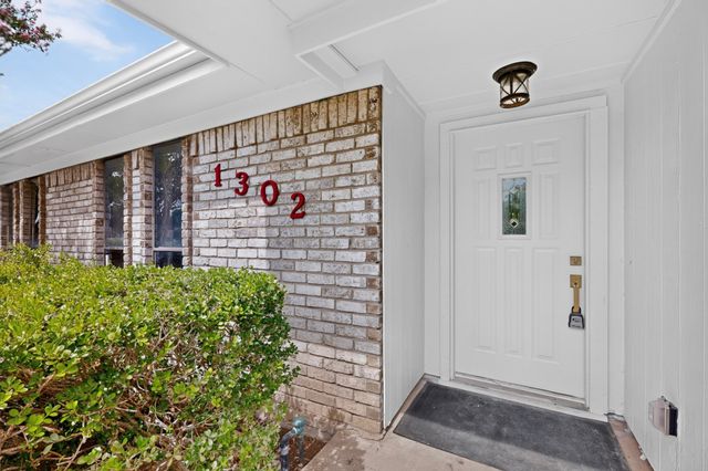 1302 N Yale Boulevard, Richardson, TX 75081