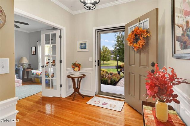 1 Lancaster Court, Halfmoon, NY 12118