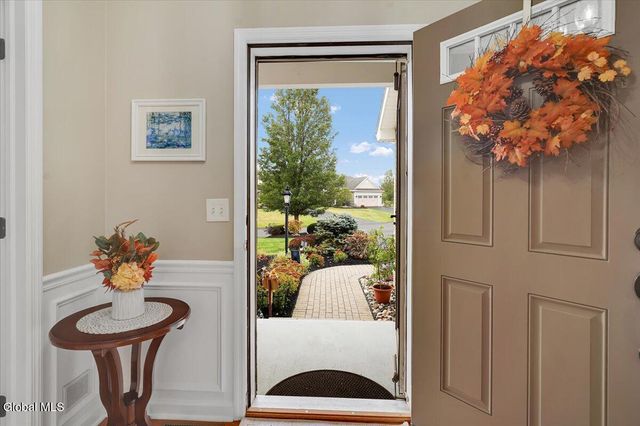 1 Lancaster Court, Halfmoon, NY 12118