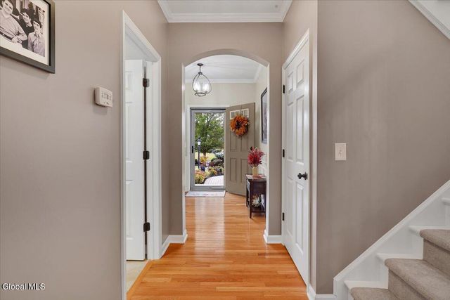 1 Lancaster Court, Halfmoon, NY 12118