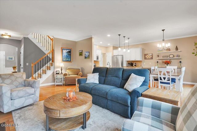 1 Lancaster Court, Halfmoon, NY 12118