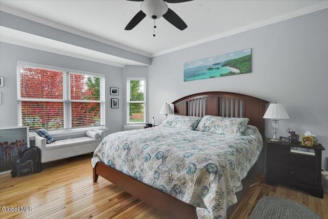 1 Lancaster Court, Halfmoon, NY 12118