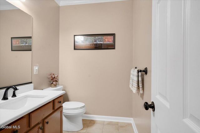 1 Lancaster Court, Halfmoon, NY 12118