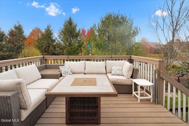 1 Lancaster Court, Halfmoon, NY 12118