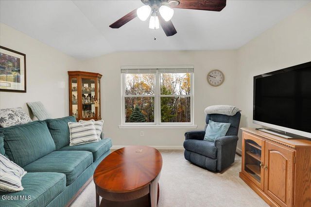 1 Lancaster Court, Halfmoon, NY 12118