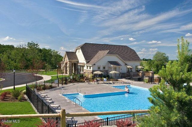 1 Lancaster Court, Halfmoon, NY 12118