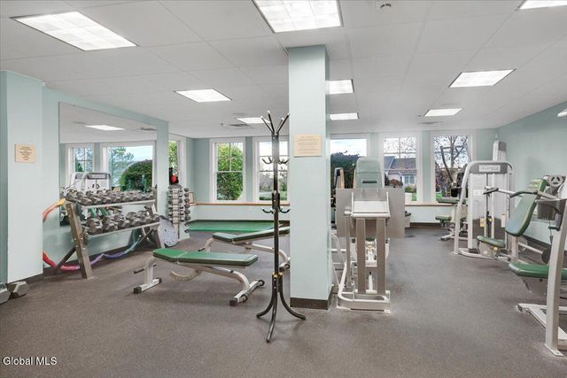 1 Lancaster Court, Halfmoon, NY 12118