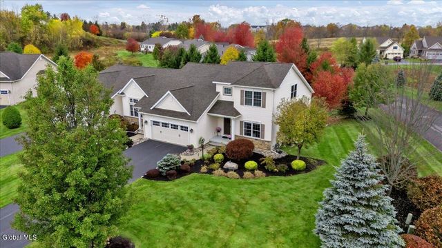 1 Lancaster Court, Halfmoon, NY 12118