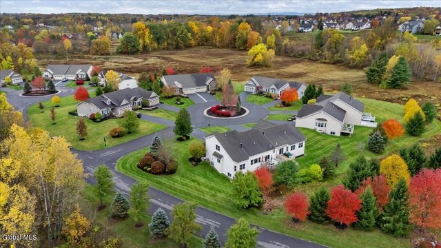 1 Lancaster Court, Halfmoon, NY 12118