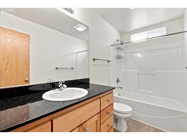 4745 N AMHERST St, Portland, OR 97203