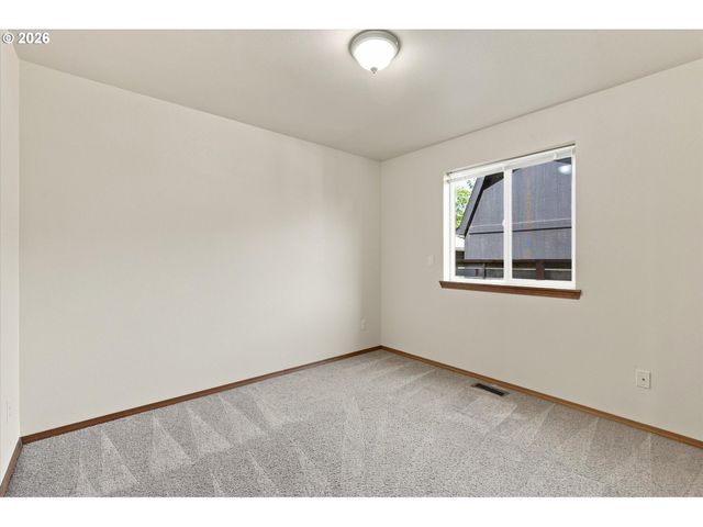 4745 N AMHERST St, Portland, OR 97203