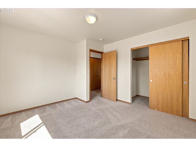4745 N AMHERST St, Portland, OR 97203