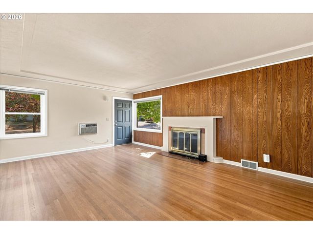 4745 N AMHERST St, Portland, OR 97203