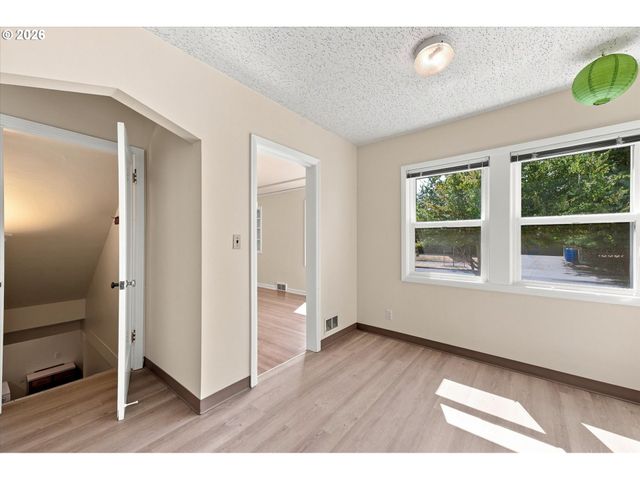 4745 N AMHERST St, Portland, OR 97203