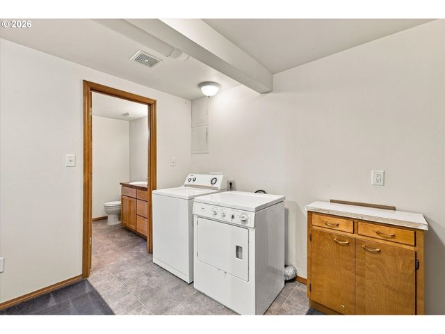 4745 N AMHERST St, Portland, OR 97203